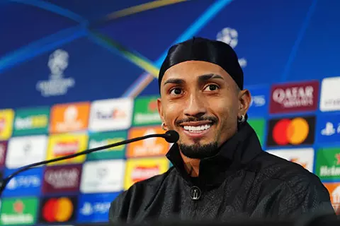 رافينيا: مباراة تشيلسي ستكون مذهلة.. والعودة للعب أمر مميز بالنسبة لي